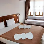 Kodra فندق 3*