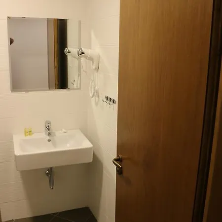 Kodra Hotel 3*