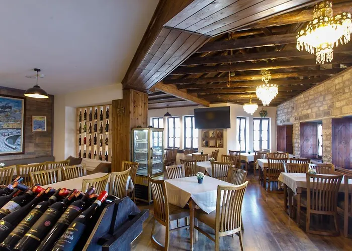 מלון Kodra Gjirokastër