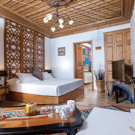 Otel Kodra 3*