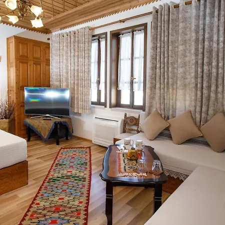 Otel Kodra 3*